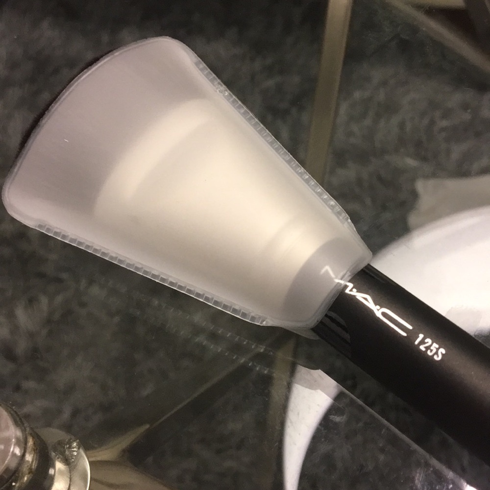 MAC Face Brush